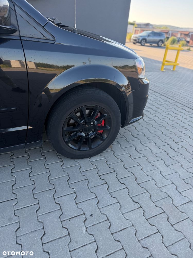Dodge Grand Caravan - 5