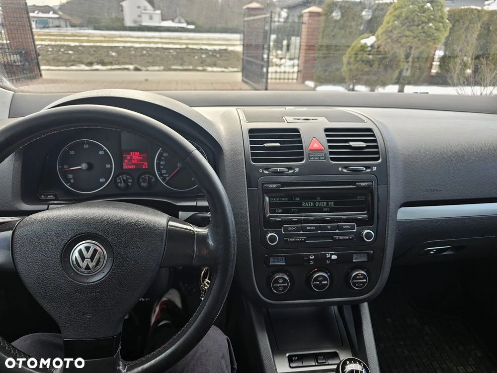 Volkswagen Golf 2.0 TDI Comfortline - 6