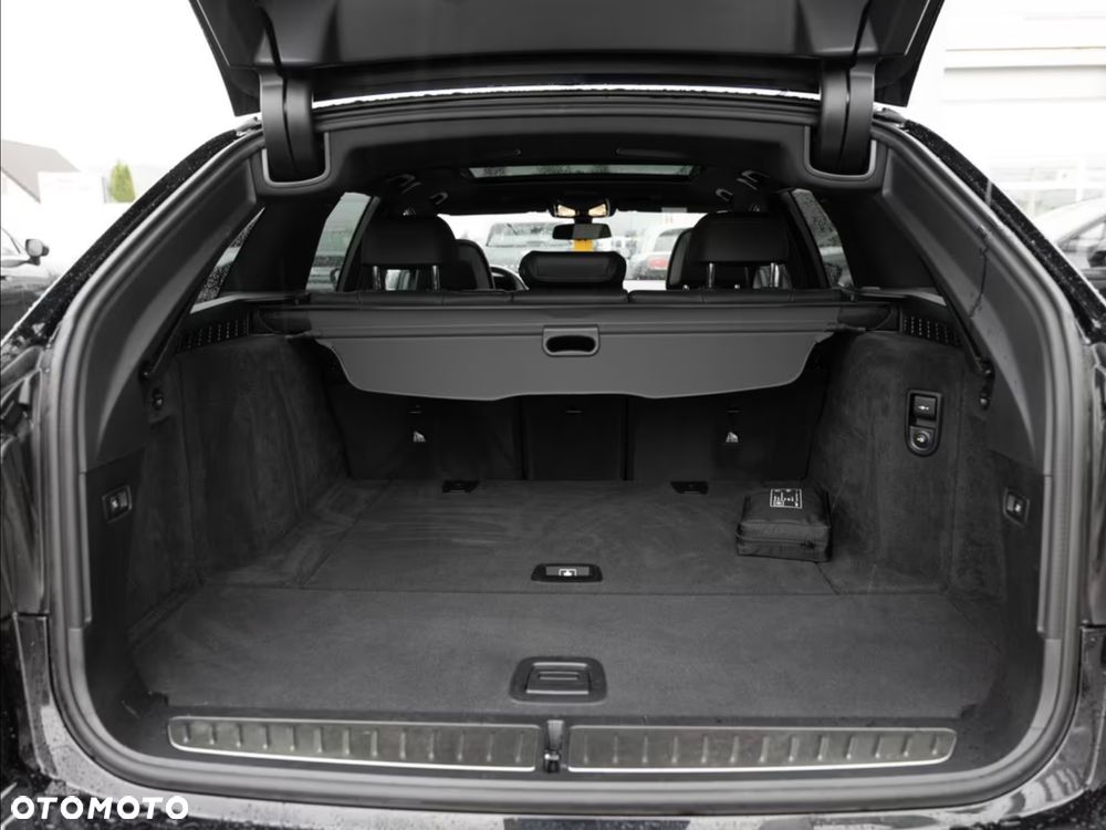 BMW Seria 5 540i xDrive - 13