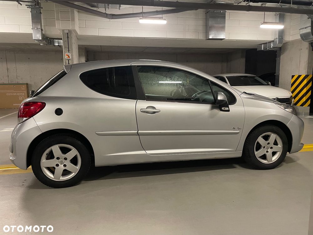 Peugeot 207 1.4 16V Trendy - 6