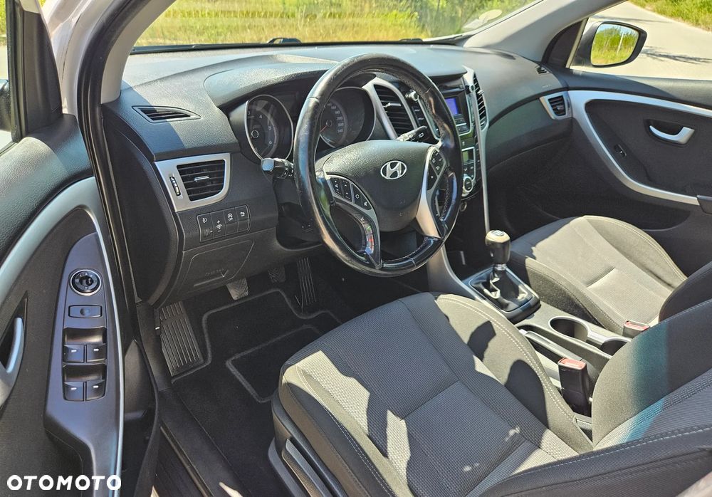 Hyundai i30 blue 1.6 CRDi Style - 6