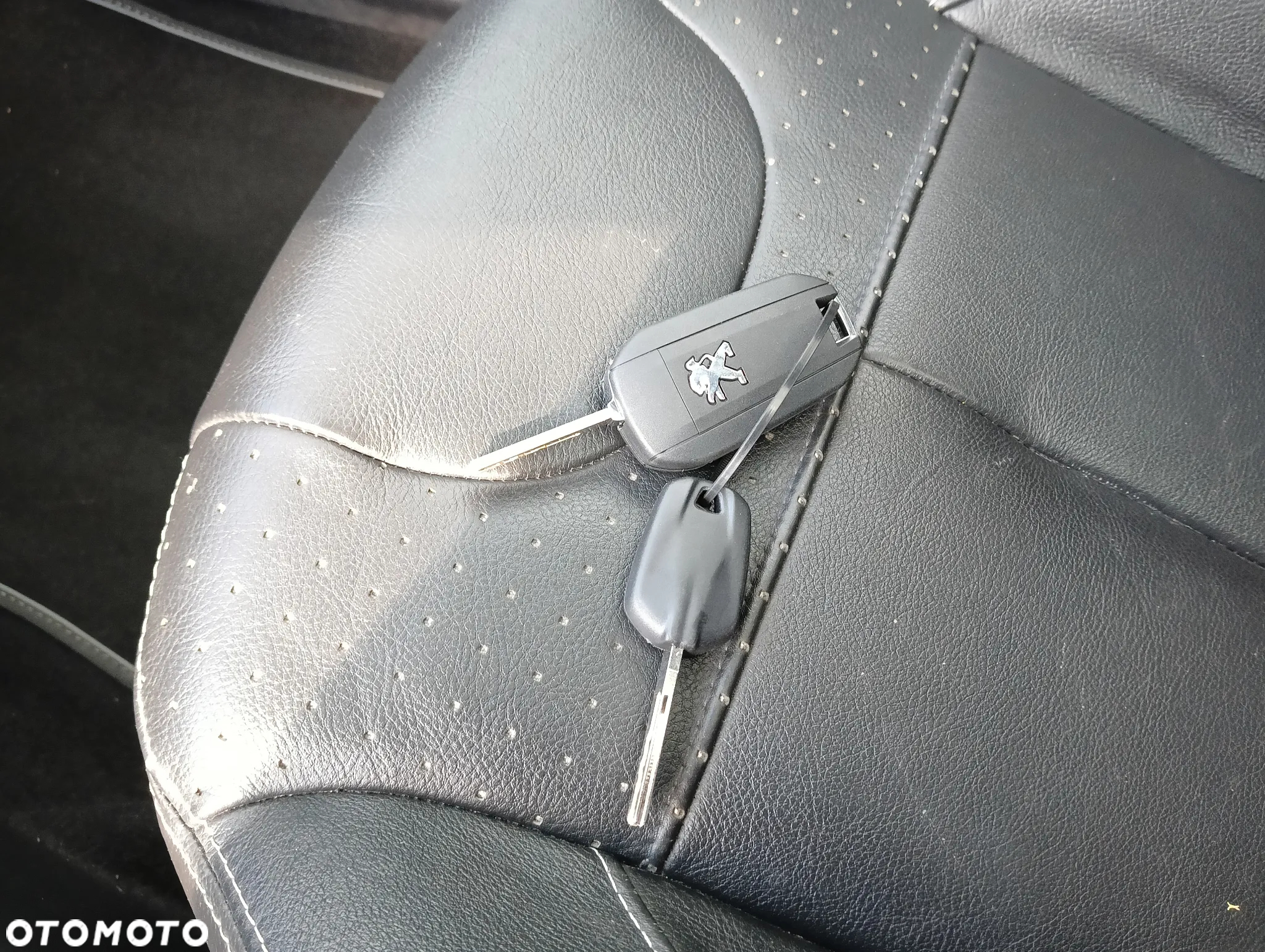 Peugeot 2008 BlueHDi FAP 120 STOP & START Crossway - 19