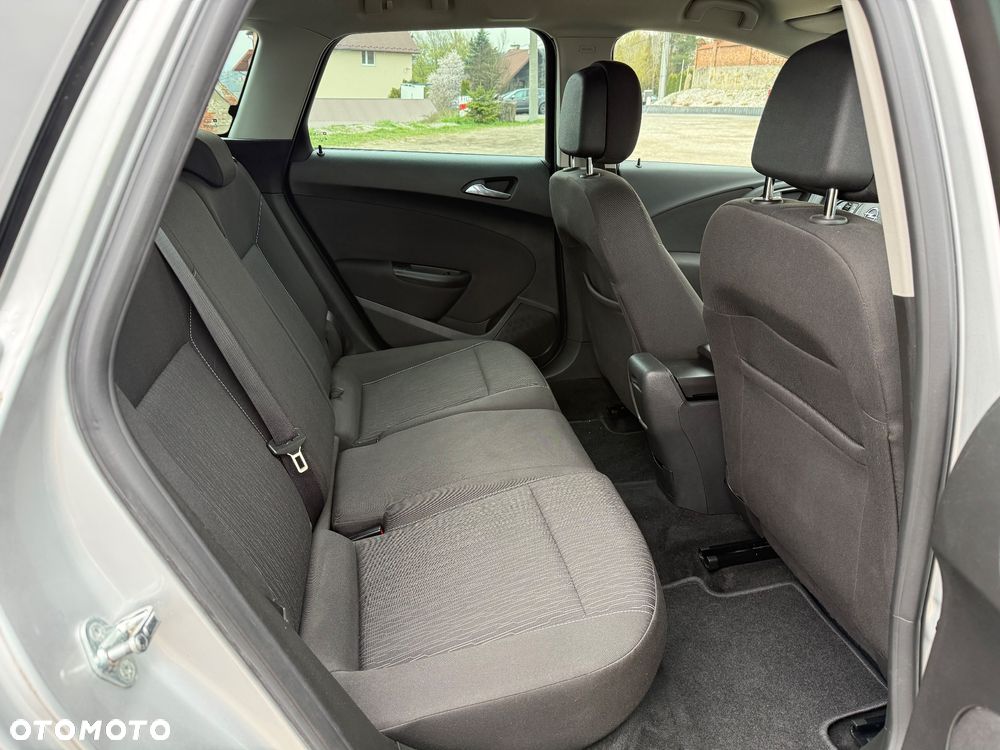 Opel Astra 1.4 T Enjoy - 12