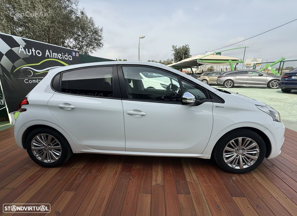 Peugeot 208 1.2 PureTech Active - 10