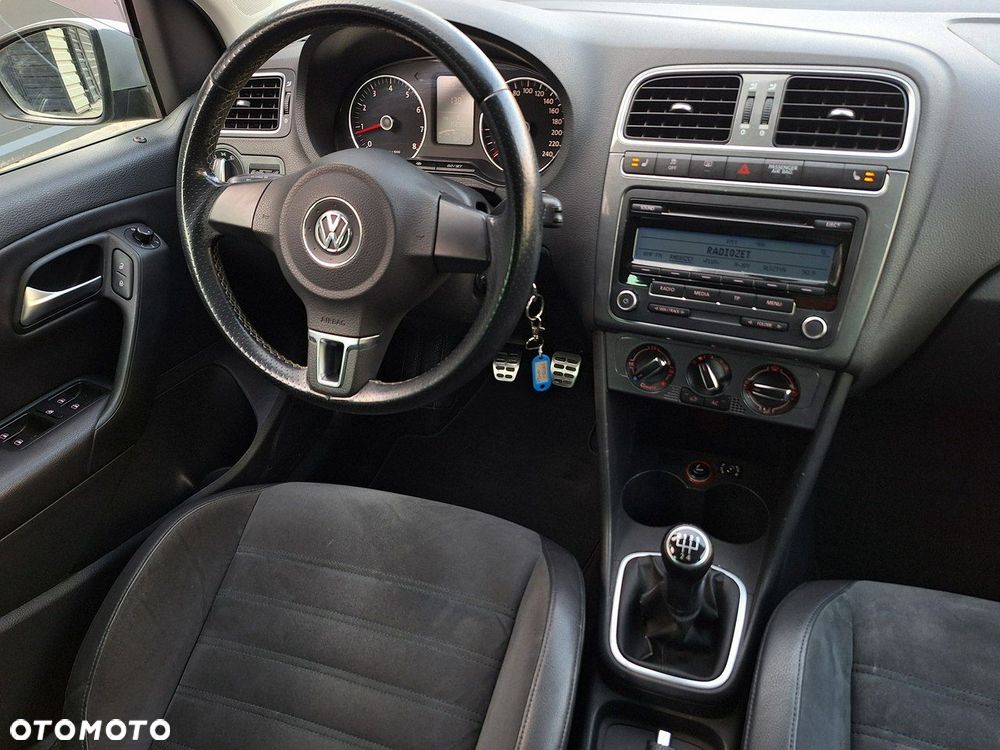 Volkswagen Polo Cross - 12