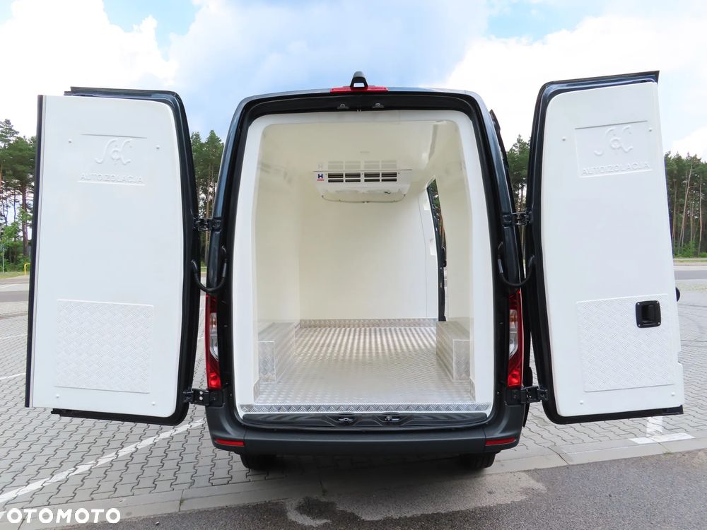 Mercedes-Benz Sprinter 4x4 319 CDI V6 3.0 CDI 190 KM Automat 7G-Tronic Chłodnia -30*C Agregat Chłodniczy Rozstaw Osi 3665 mm Ładowność 1067 Kg WZMACNIANY Przebieg 10 Tys Km Jedyny Taki UNIKAT Stan NOWY Jak Z Fabryki POLECAM - 20