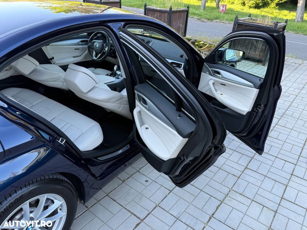 BMW Seria 5 530e Aut. Luxury Line - 11