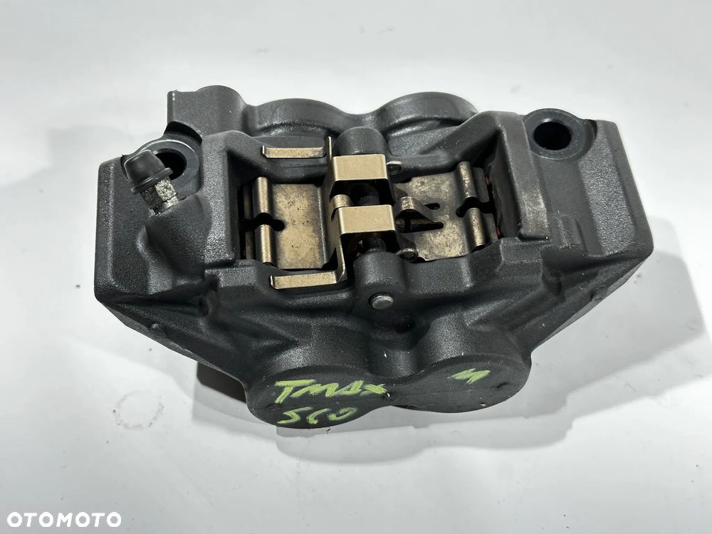 Zacisk hamulca przód Yamaha T-Max 560 530 20-23r - 2