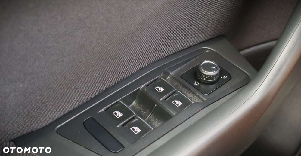 Volkswagen T-Roc - 36