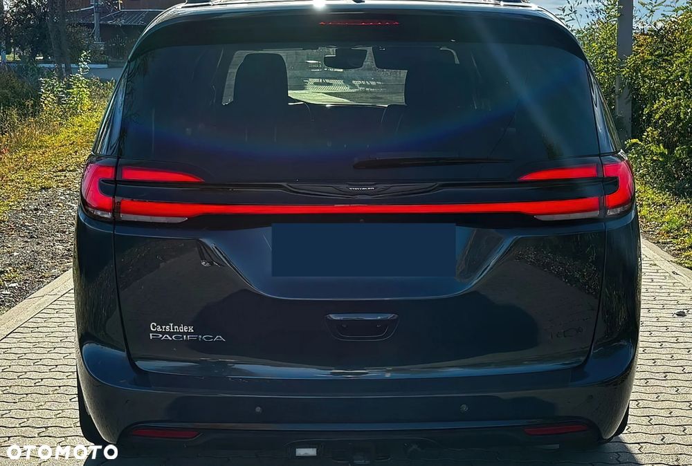 Chrysler Pacifica - 5