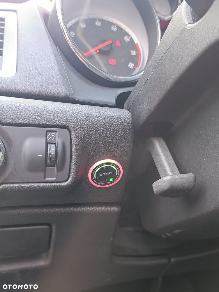 Opel Astra 1.4 Turbo - 8