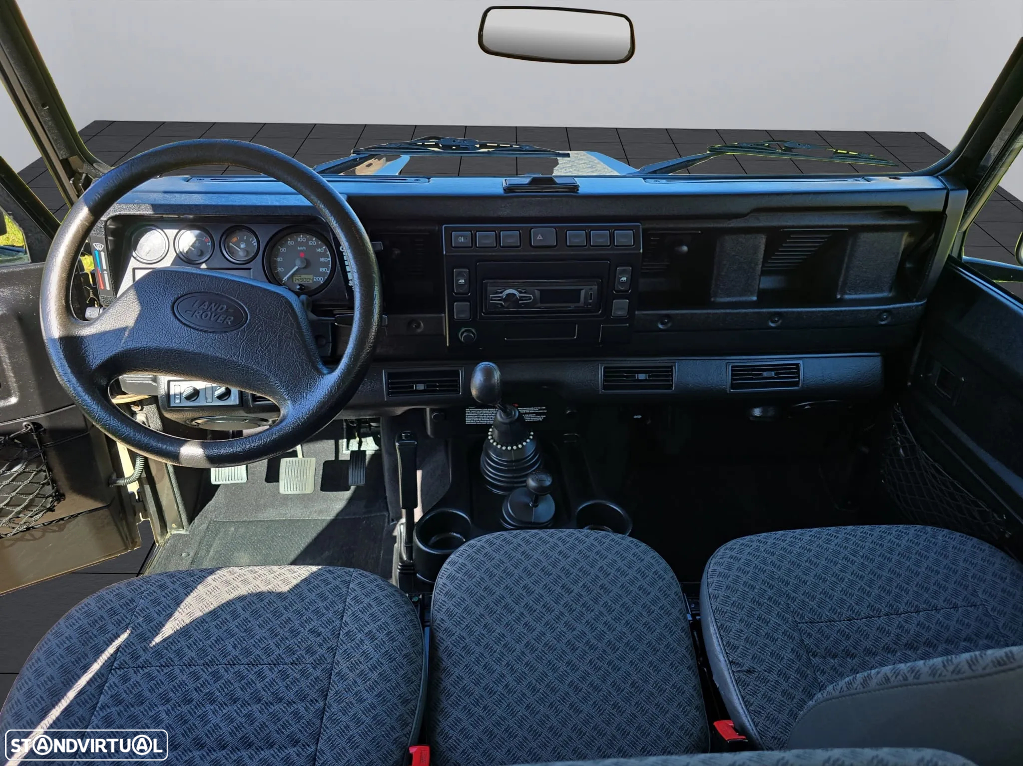 Land Rover Defender - 17