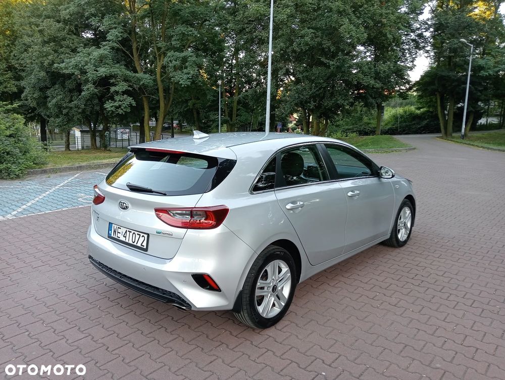 Kia Ceed 1.6 CRDi mHEV M - 9