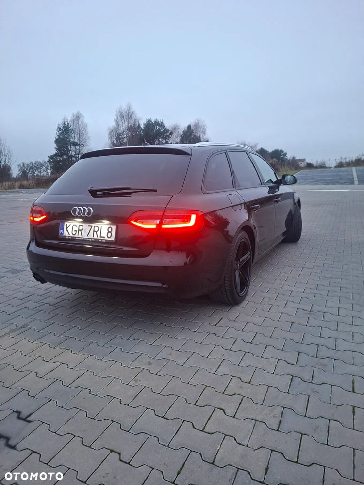 Audi A4 Avant 2.0 TDI DPF quattro S tronic S line Sportpaket - 32
