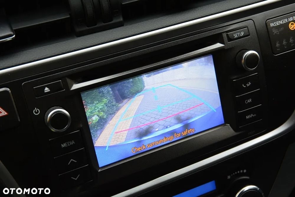 Toyota Auris 1.6 Premium Comfort - 10