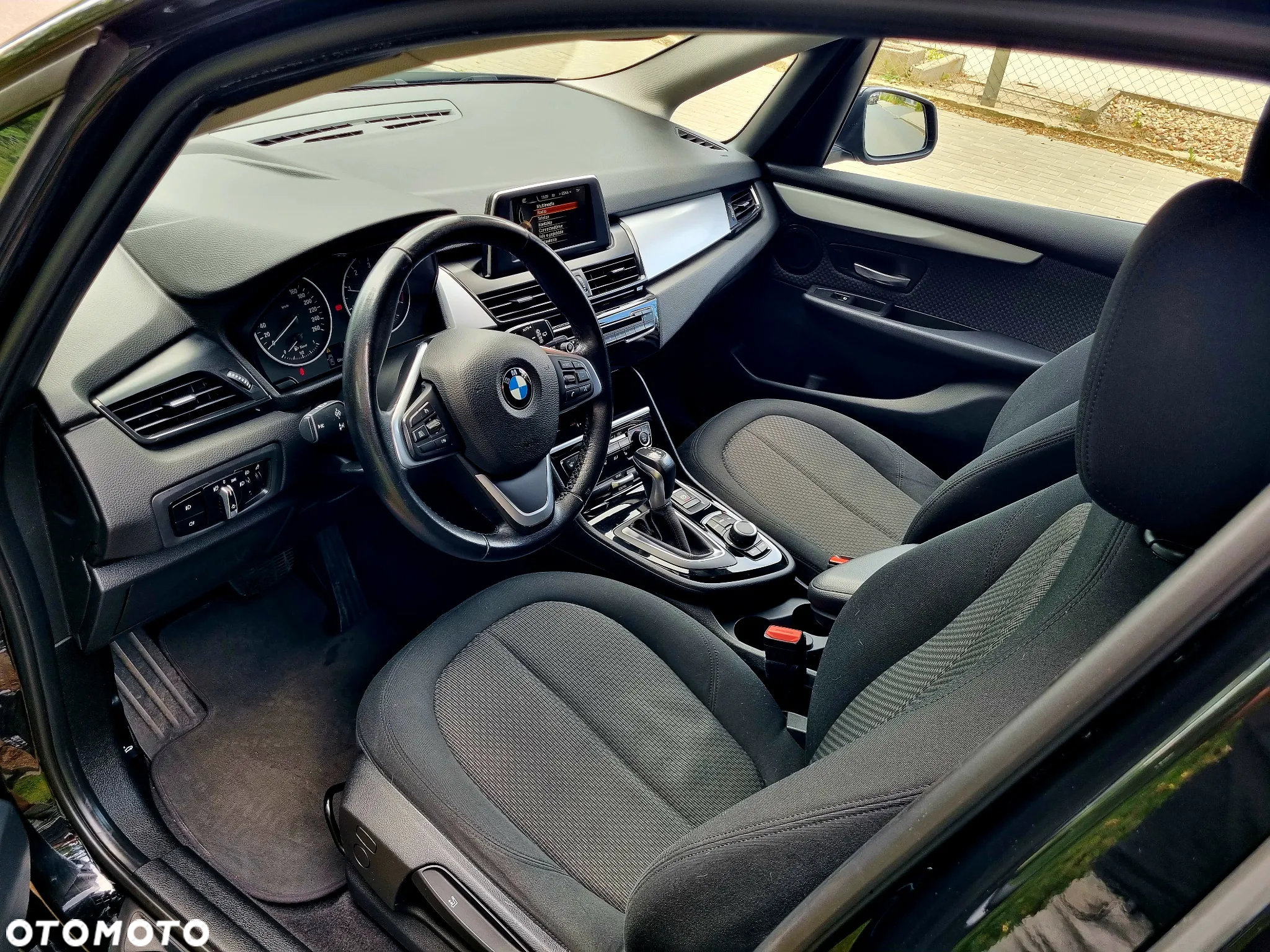 BMW Seria 2 220d Active Tourer - 9