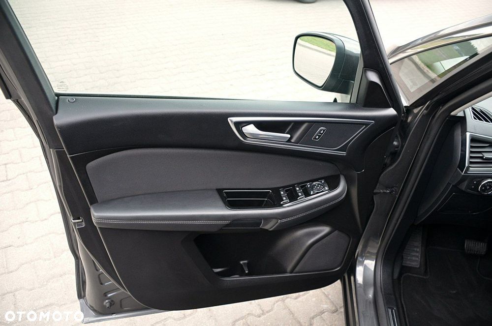 Ford S-Max - 22
