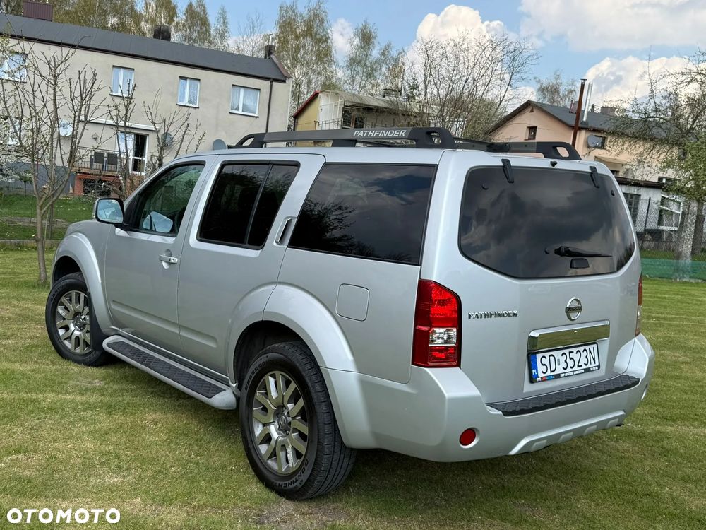 Nissan Pathfinder - 10