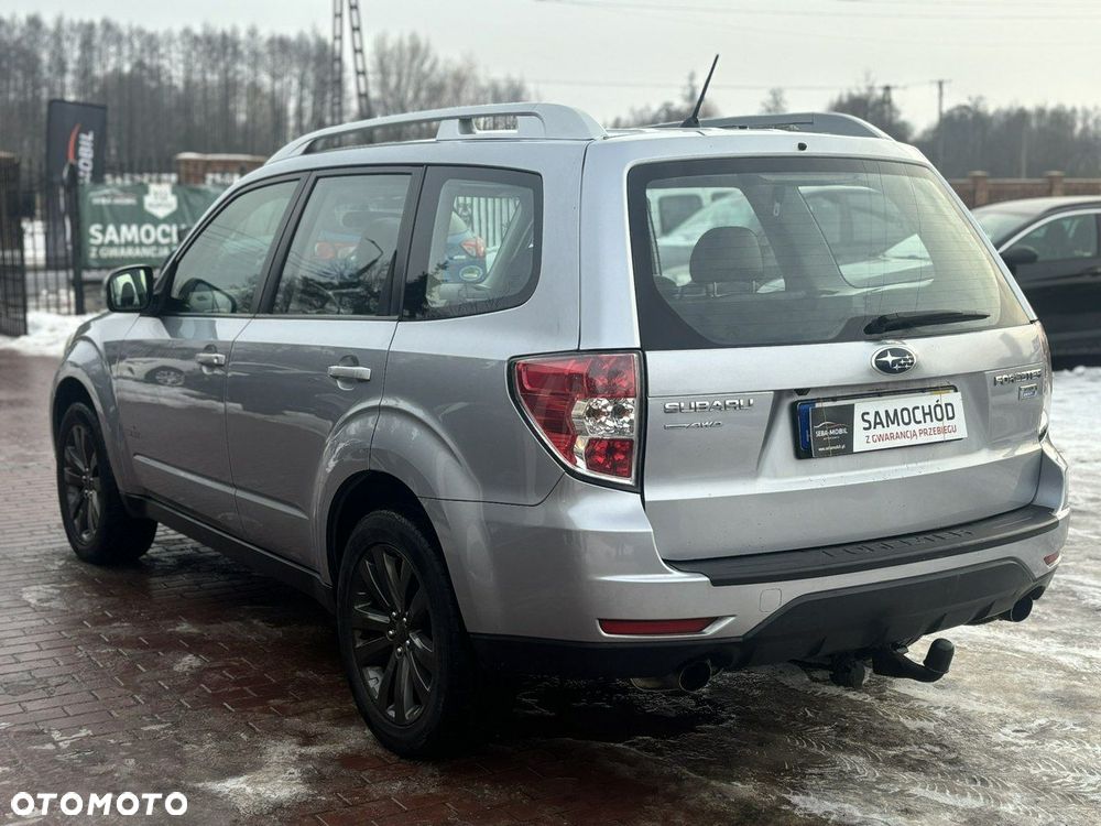 Subaru Forester 2.0 D Exclusive - 10