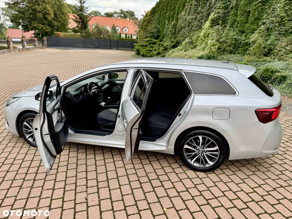 Toyota Avensis - 5