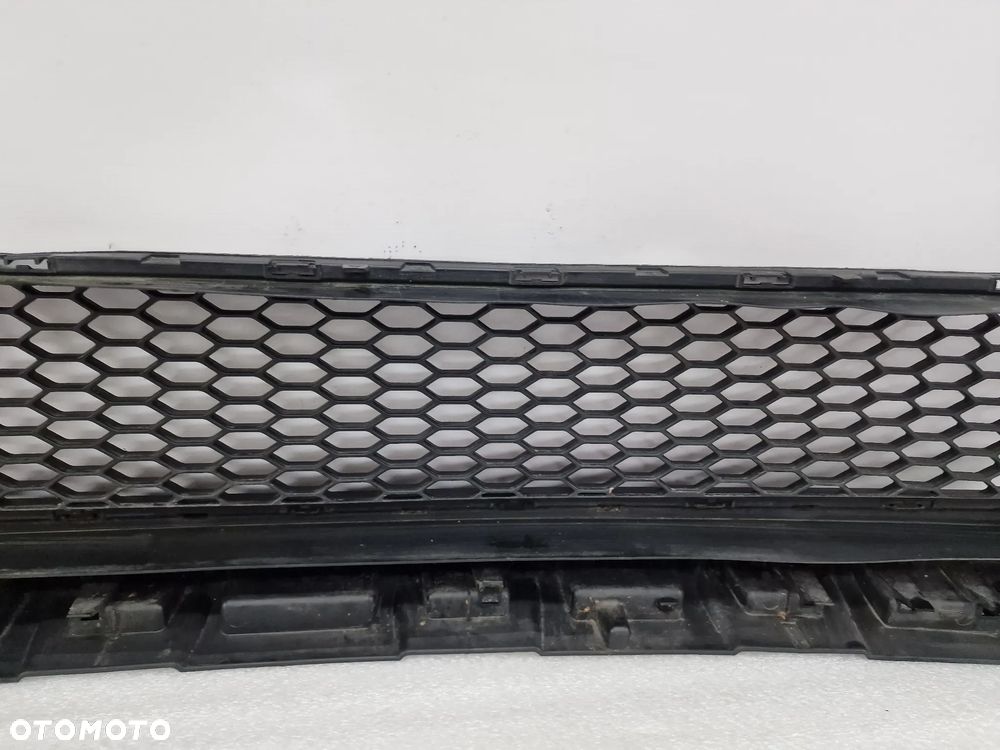 RENAULT TRAFIC 3 III 14- KRATKA ŚRODKOWA ZDERZAKA PRZEDNIEGO PRZÓD , NR 622544919R , NR AUKCJI KR404 - 16