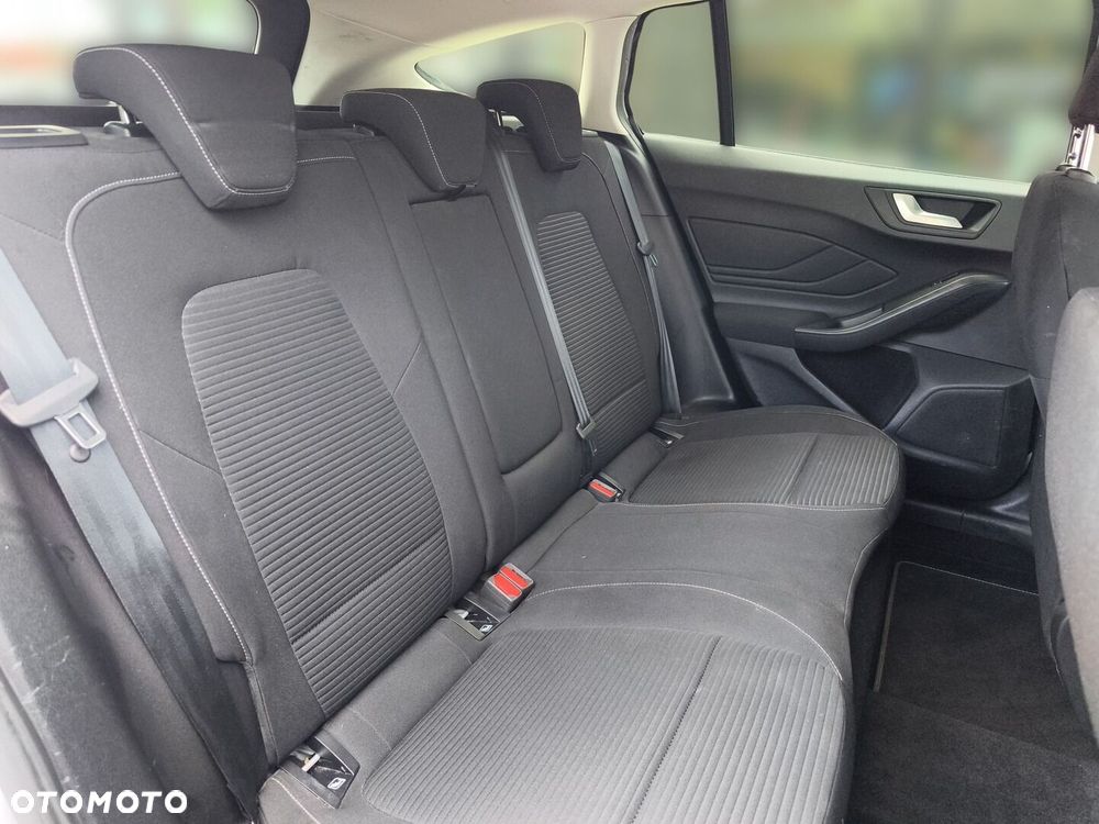Ford Focus - 11