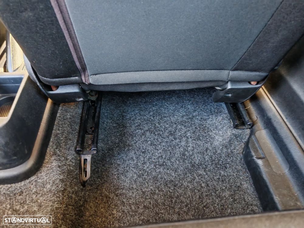 Fiat Punto 1.3 M-Jet Easy S&S - 19