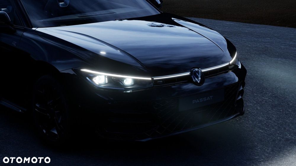 Volkswagen Passat Variant 2.0 TSI R-Line Plus DSG - 11