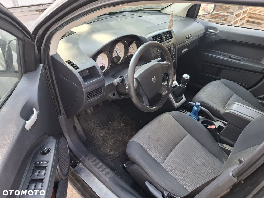 Dodge Caliber - 6