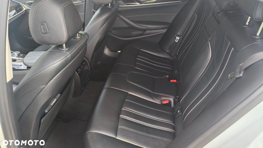 BMW Seria 5 520d xDrive Luxury Line sport - 33
