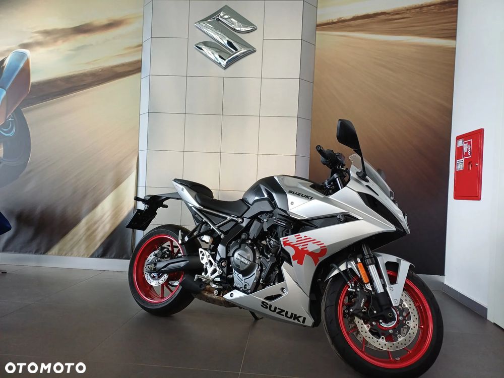 Suzuki GSX - 7