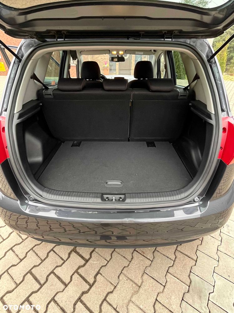 Kia Venga - 6