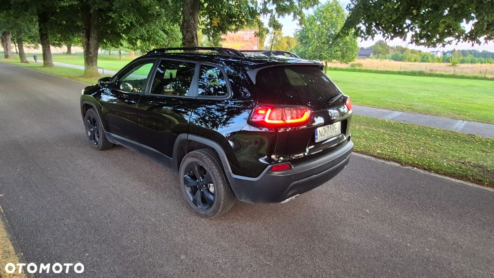 Jeep Cherokee - 4
