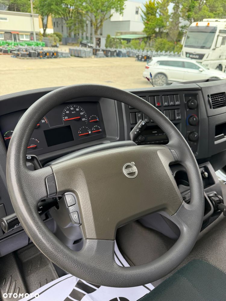 Volvo FL - 11