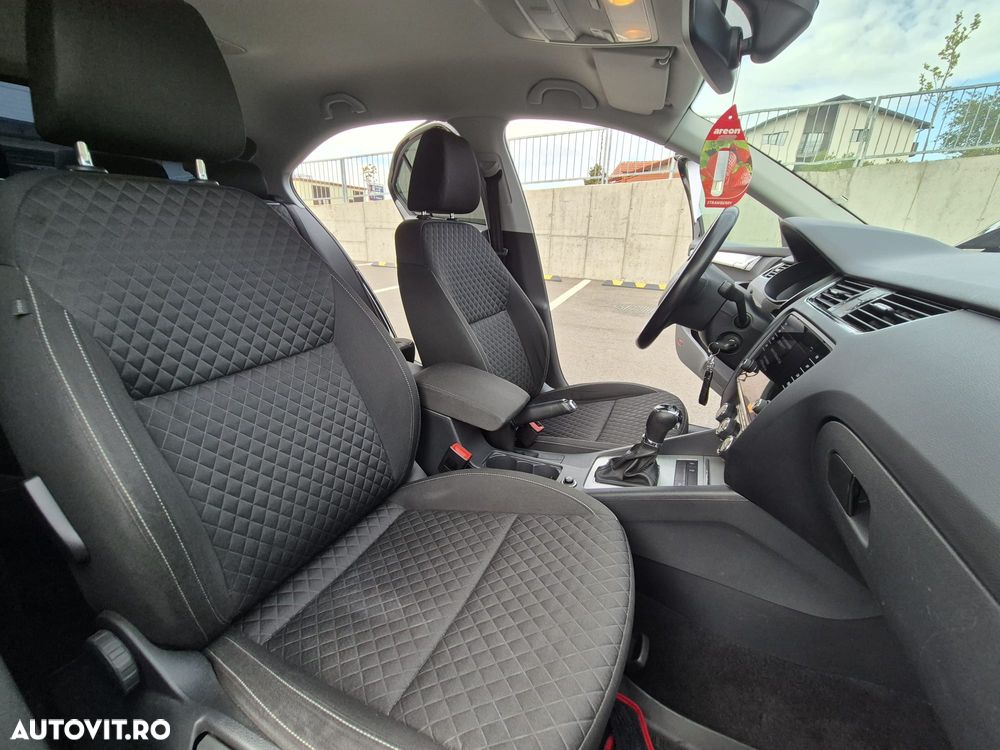 Skoda Octavia 2.0 TDI DSG Ambition - 23