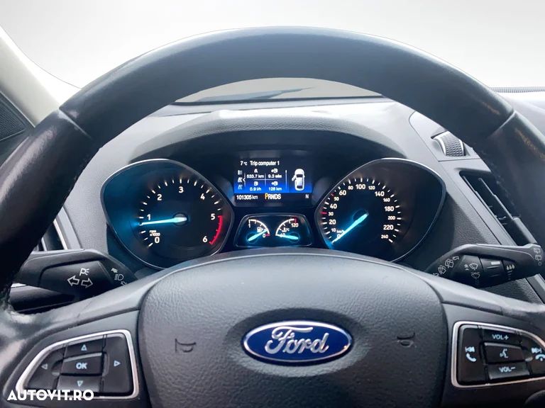 Ford Kuga 2.0 TDCi 4WD Powershift Titanium - 10