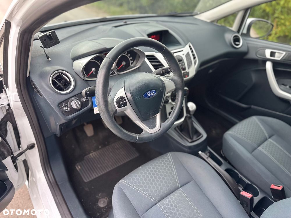 Ford Fiesta - 23
