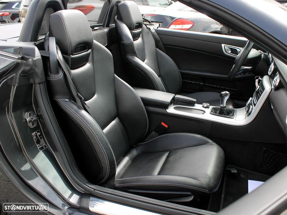 Mercedes-Benz SLC 200 Final Edition - 12