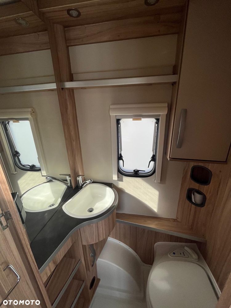 Hymer-Eriba Nova L - 11