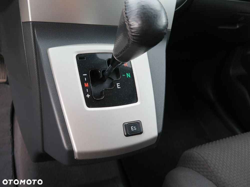 Toyota Corolla Verso 1.8 Sol + 7os MM - 19