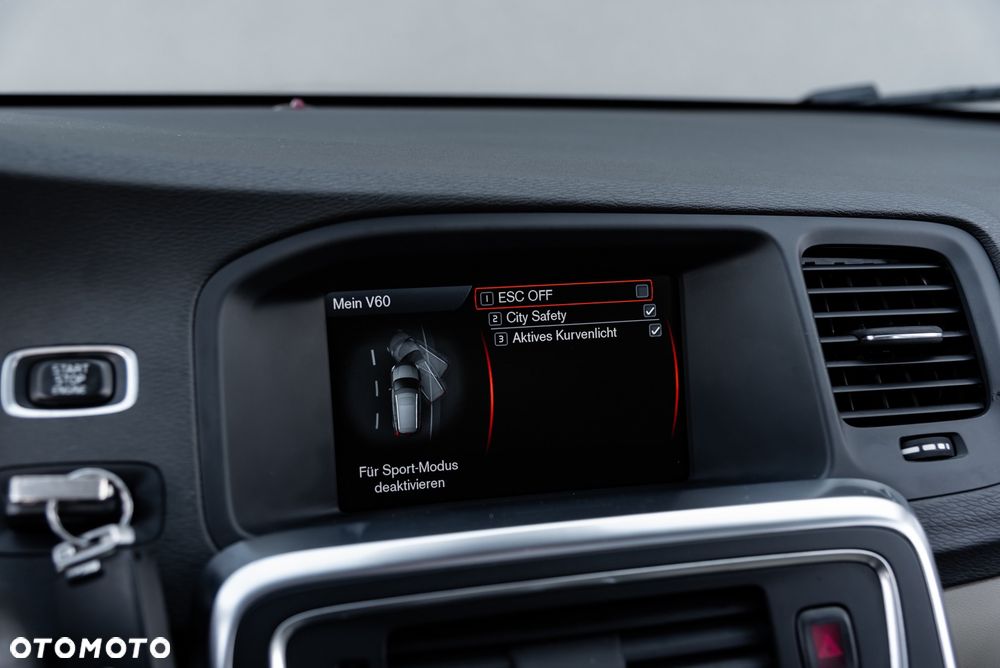 Volvo V60 T6 AWD Geartronic Summum - 32