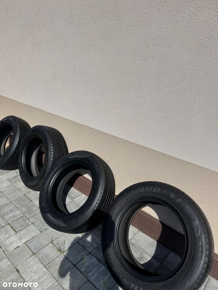 Komplet opon 225/65 R17 - 2
