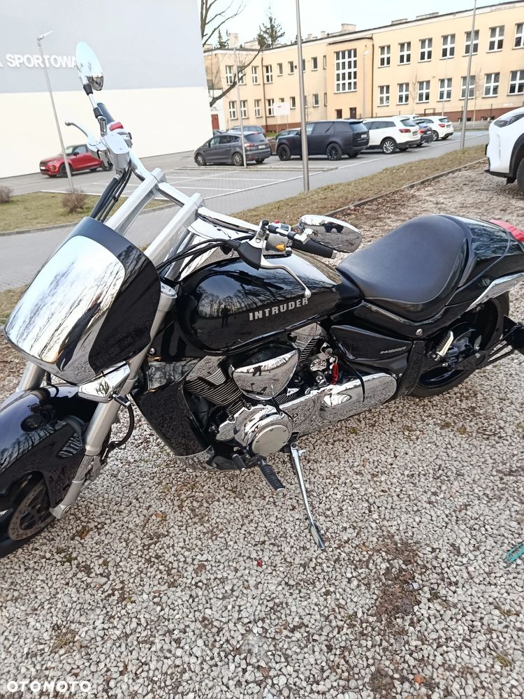 Suzuki Intruder - 12