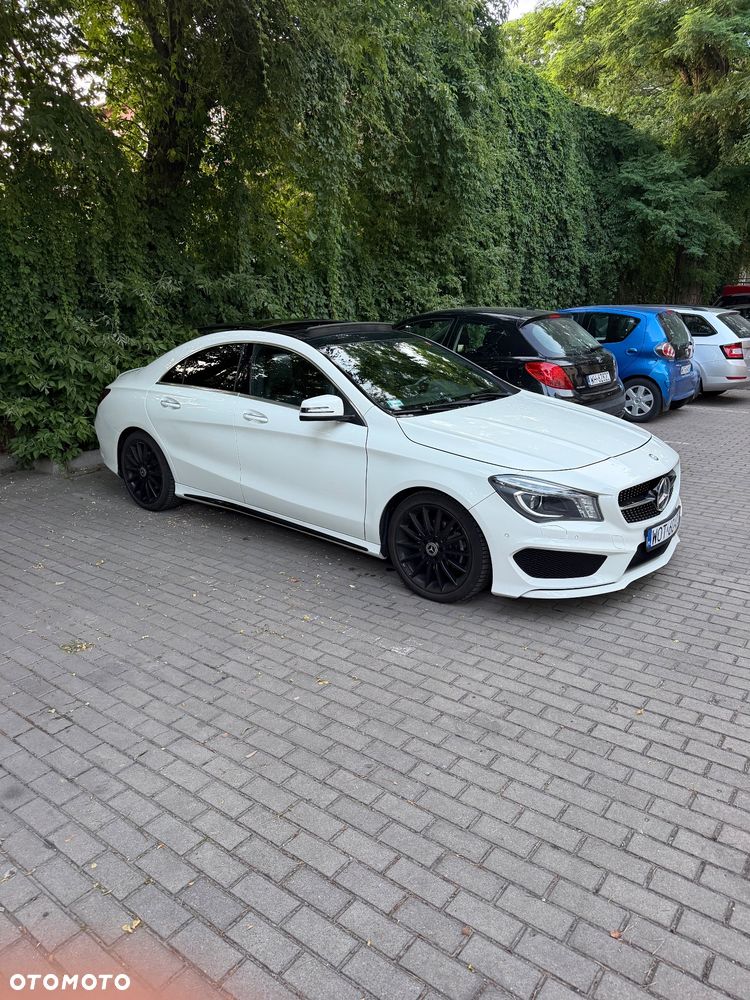 Mercedes-Benz CLA 200 AMG Line - 1
