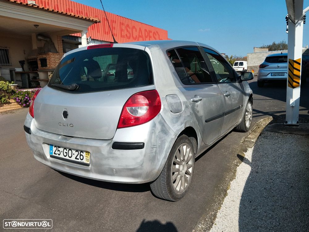 Renault Clio 1.5 dCi Dynamique S - 6