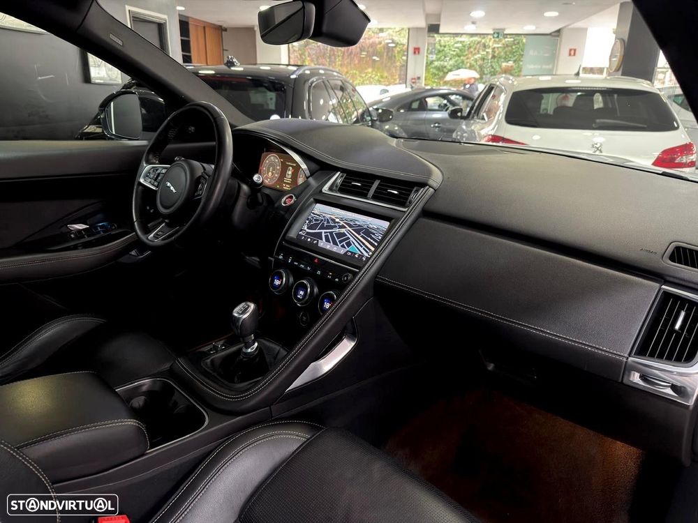 Jaguar E-Pace 2.0 i4D R-Dynamic S - 37