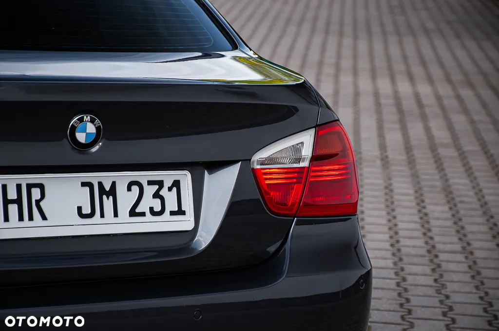 BMW Seria 3 320i - 11