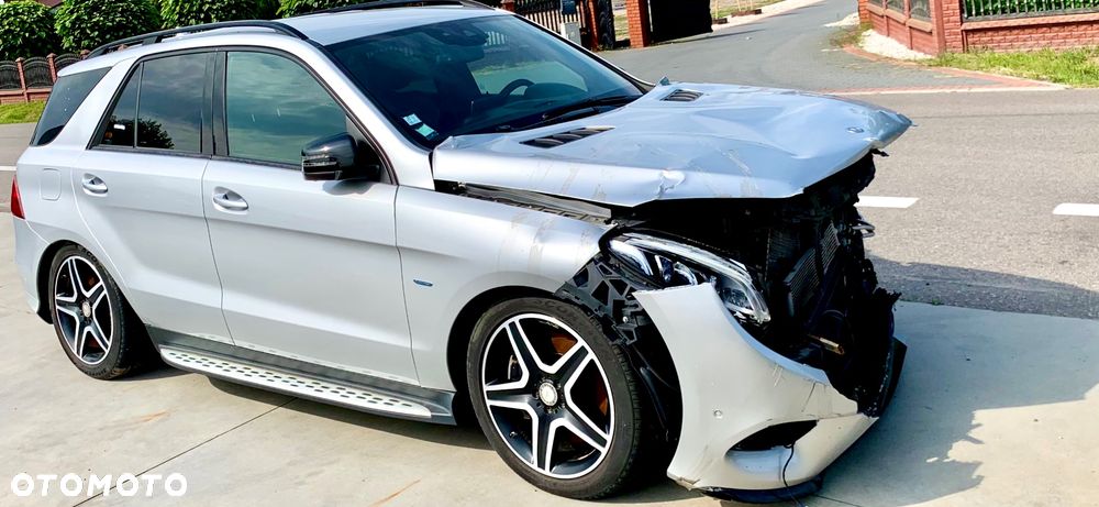 Mercedes-Benz GLE 500 e 4Matic 7G-TRONIC AMG Line - 7