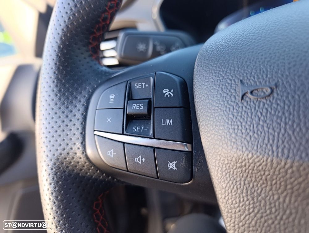 Ford Kuga 1.5 EcoBoost ST-Line X - 14