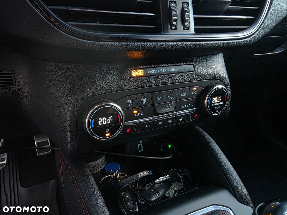 Ford Focus 2.0 EcoBlue ST-Line - 29